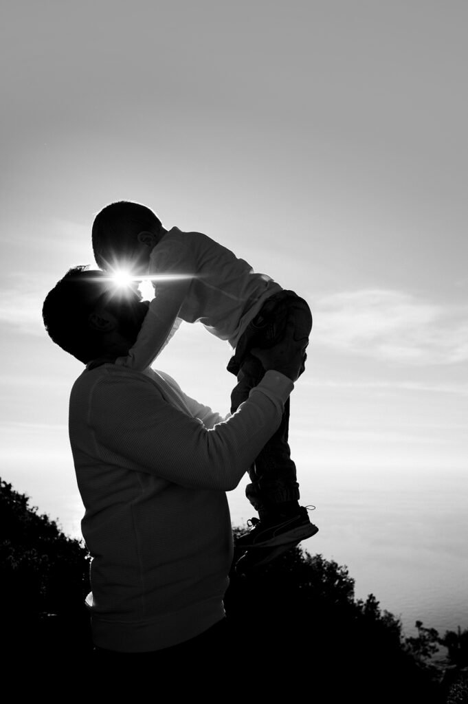 Papa et son fils qui s'embrassent Aix-en-provence