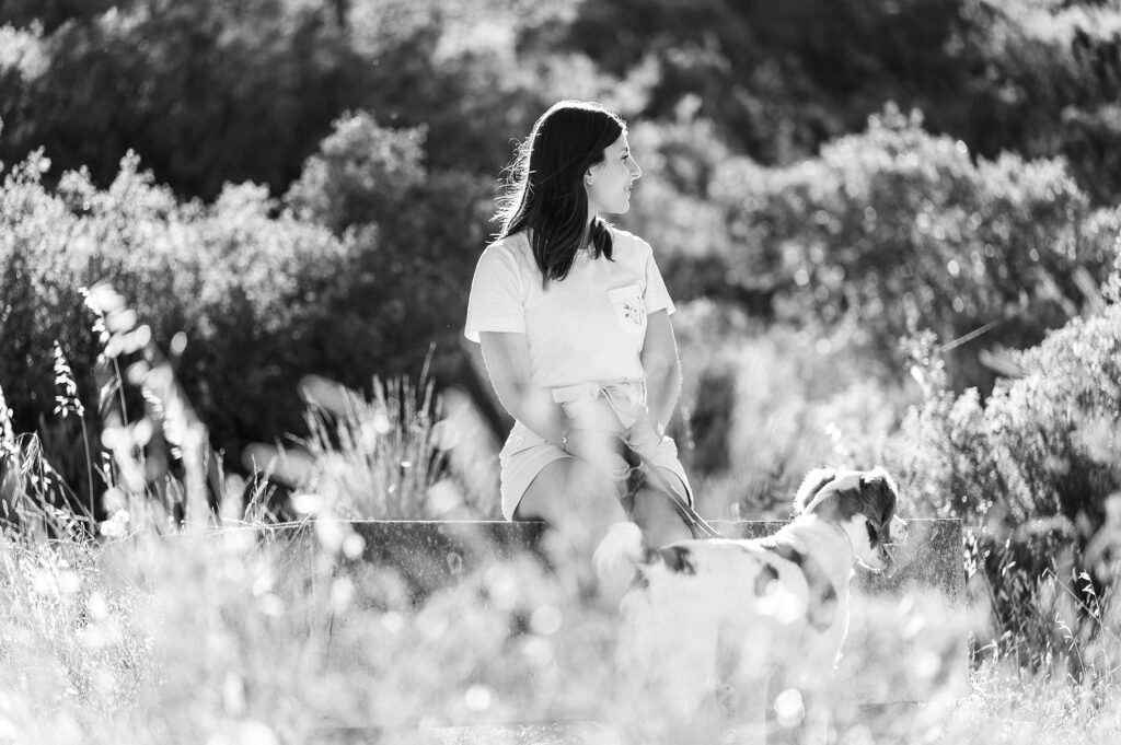 Femme qui regarde à droite Aix-en-provence