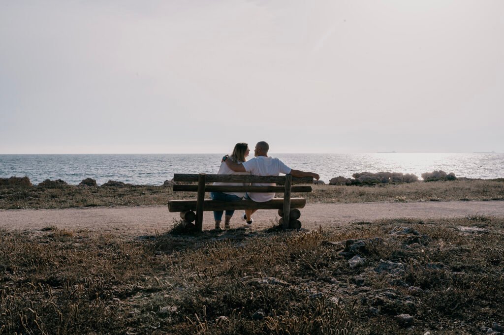 Couple sur un banc Aix-en-provence