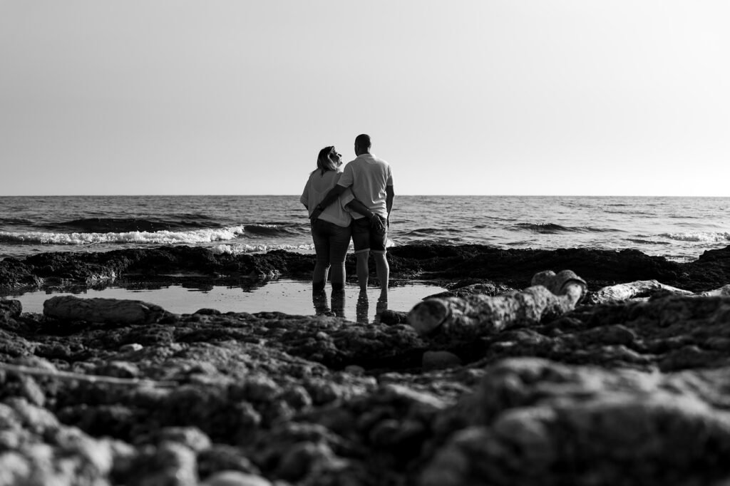 Couple qui regarde l'horizon Aix-en-provence