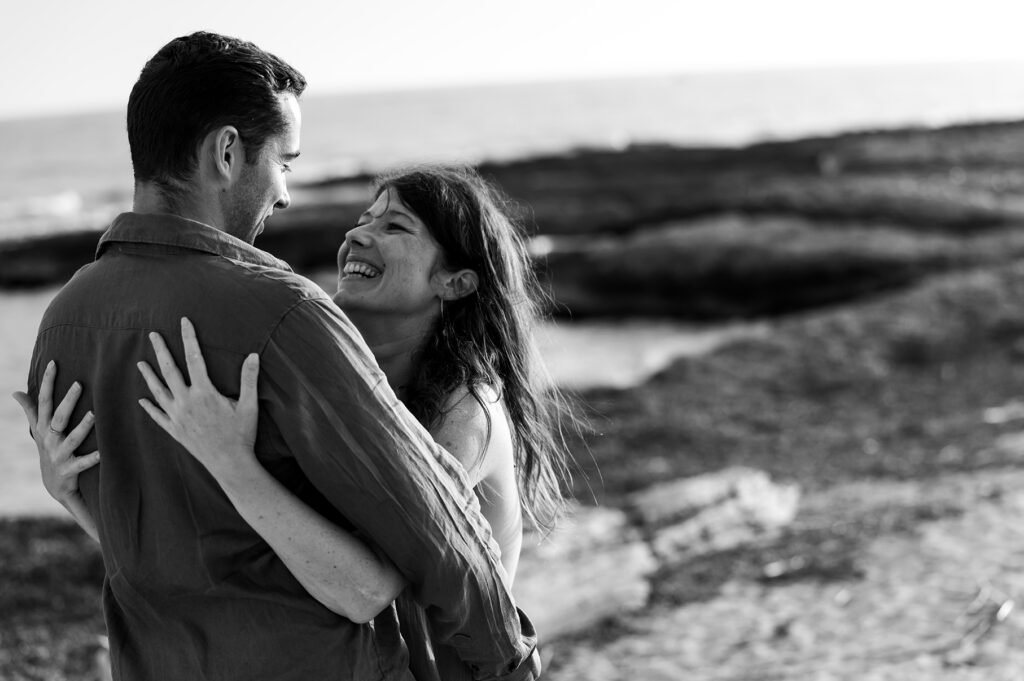 Couple qui s'enlace Aix-en-provence